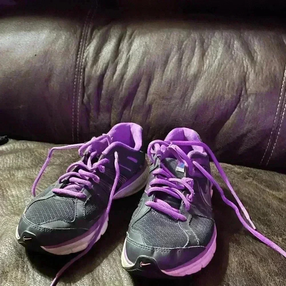 Nike Shoes - Women’s Nike running shoes sz 7.5